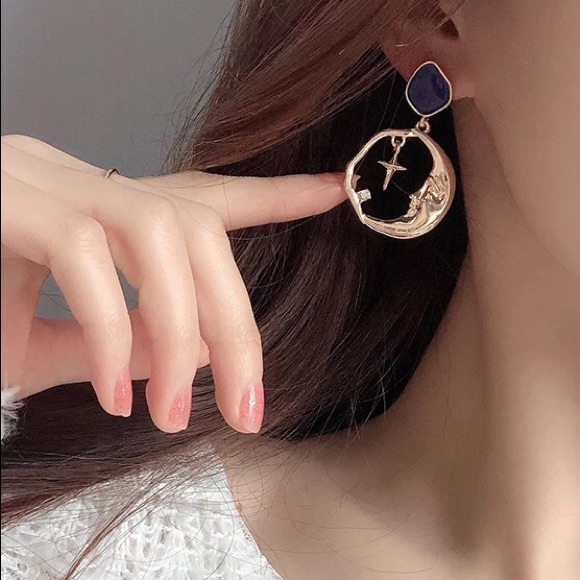 I’m Over The Moon For You Earrings - Picture 3 of 3